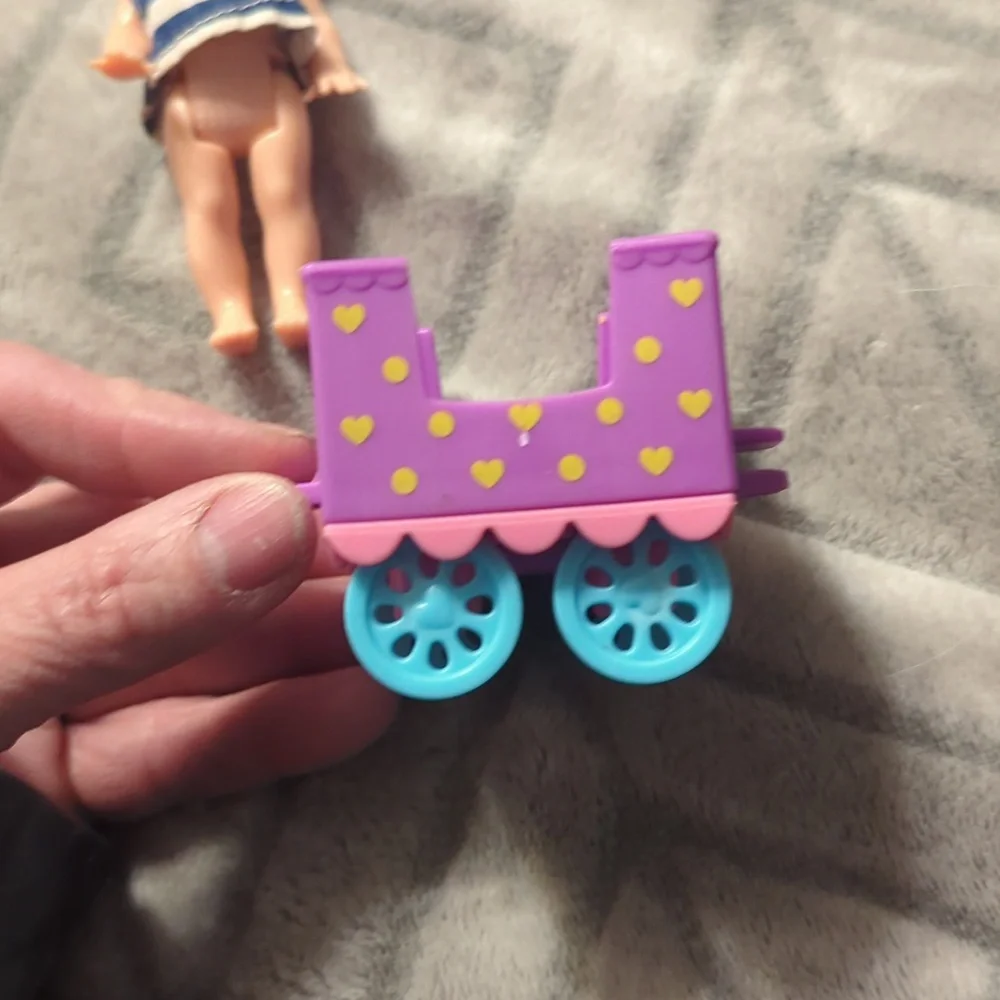 5 Mattel Barbie Chelsea, Stacie‎ dolls and accessories